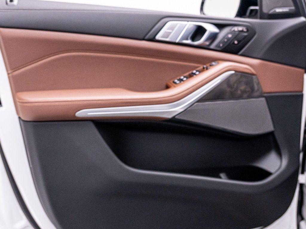 new 2027 BMW X7 car, priced at $98,602