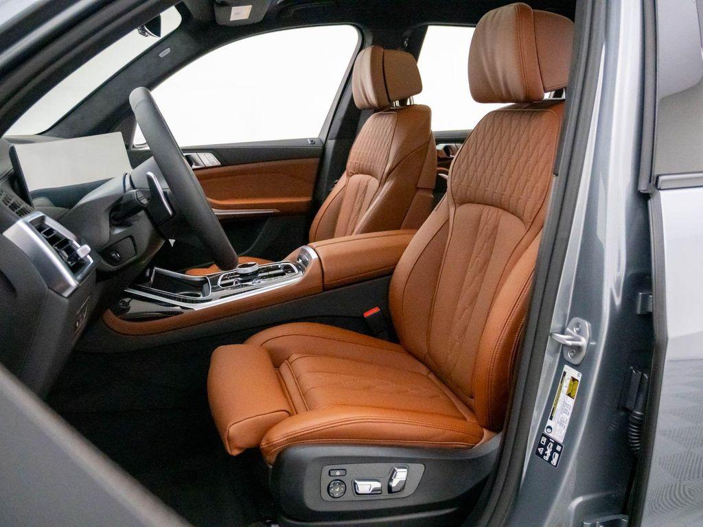 new 2026 BMW X7 car, priced at $123,810