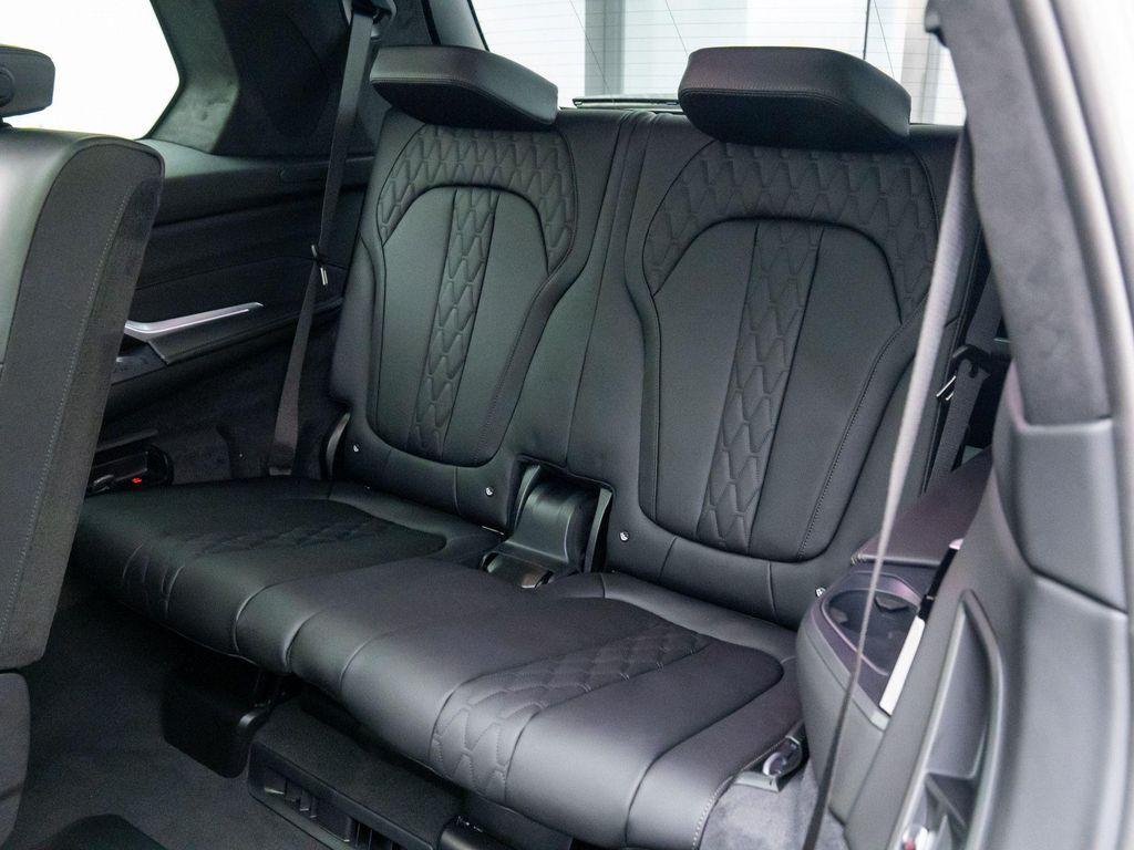 new 2026 BMW X7 car, priced at $101,230