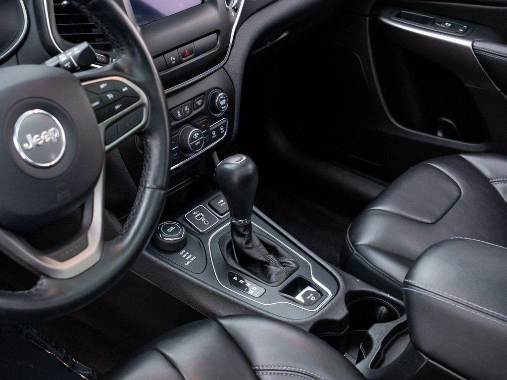 used 2019 Jeep Cherokee car, priced at $21,112