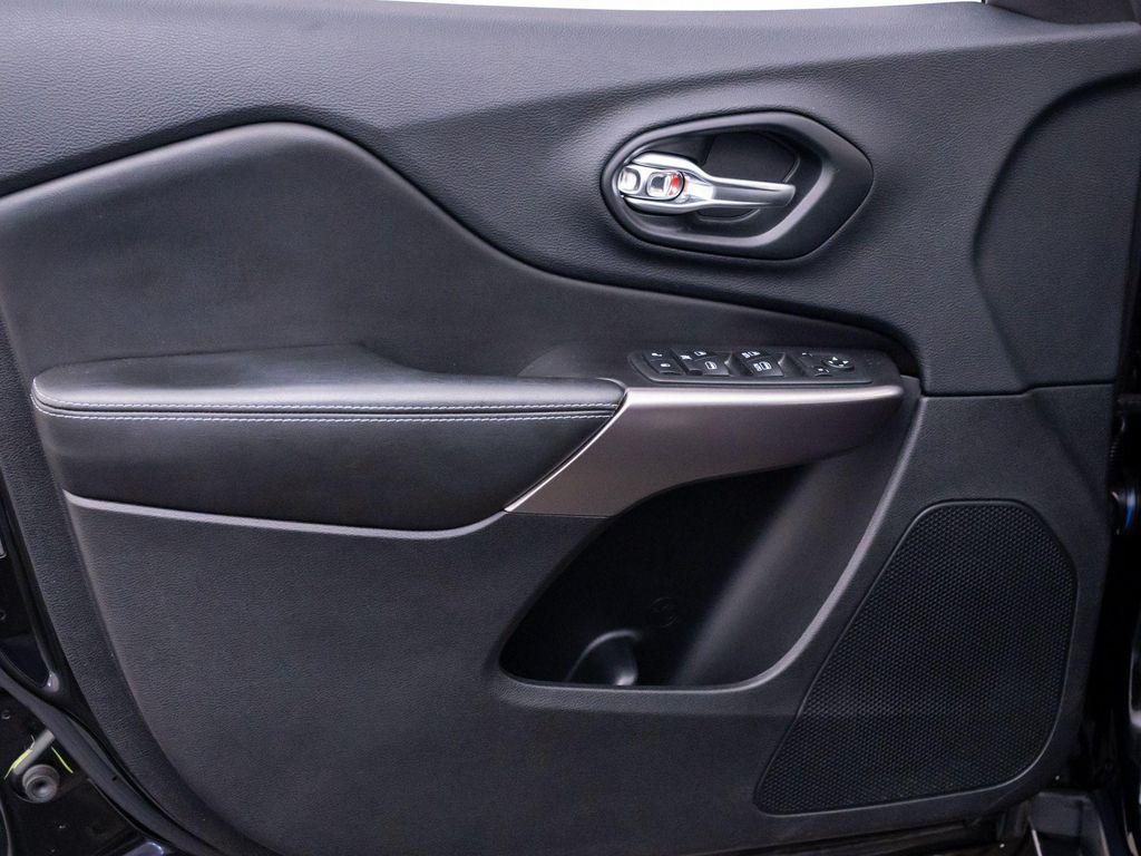 used 2019 Jeep Cherokee car, priced at $21,112