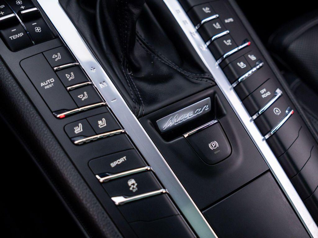 Porsche Macan view 21