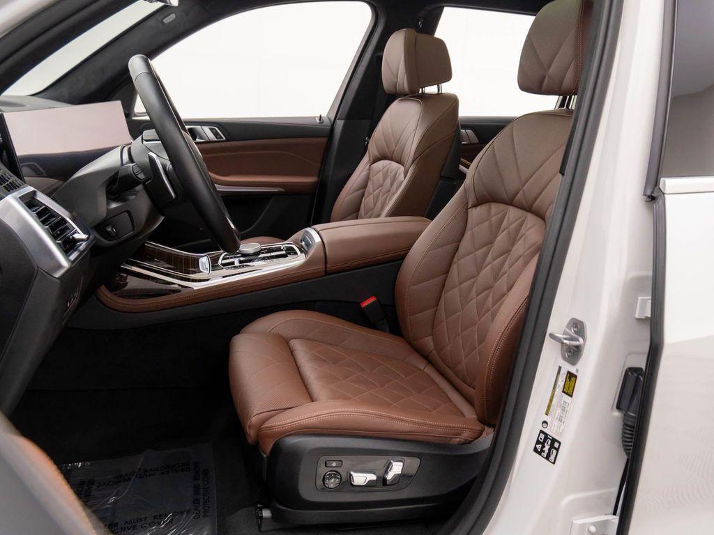 used 2025 BMW X7 car, priced at $78,400
