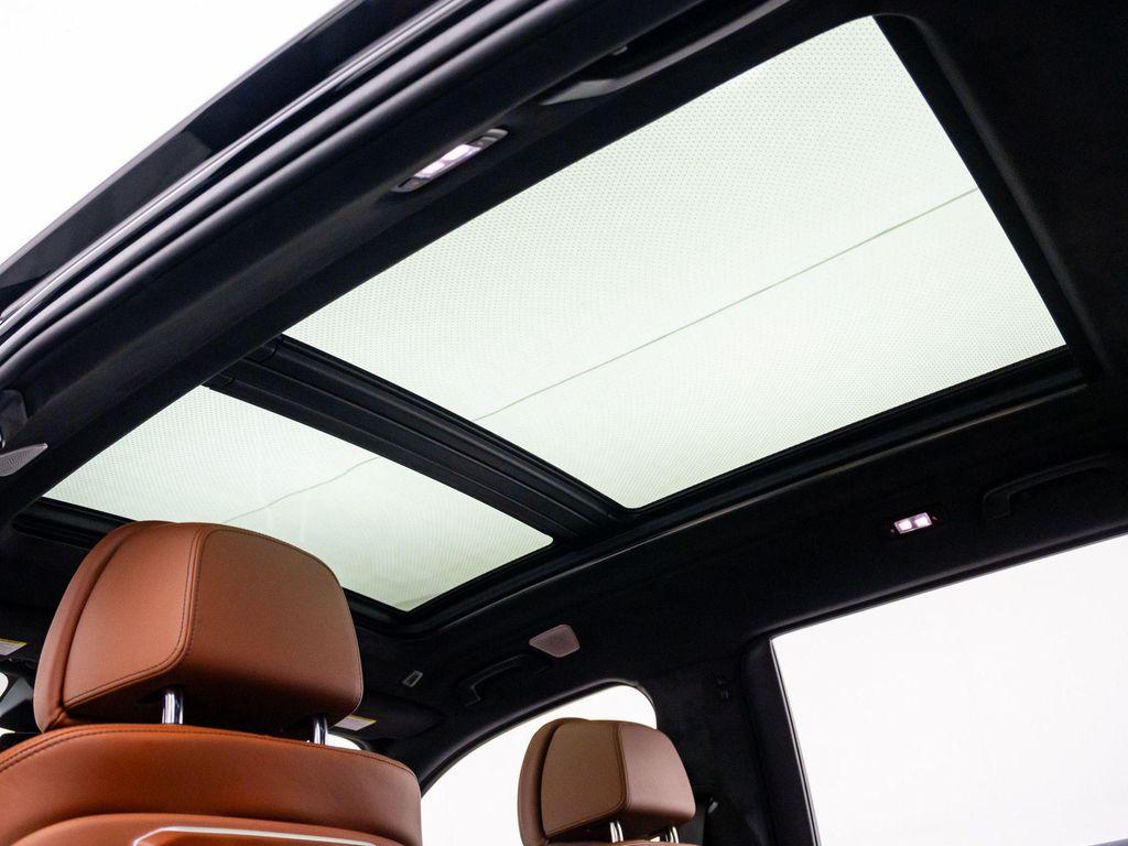 new 2027 BMW X7 car, priced at $129,667