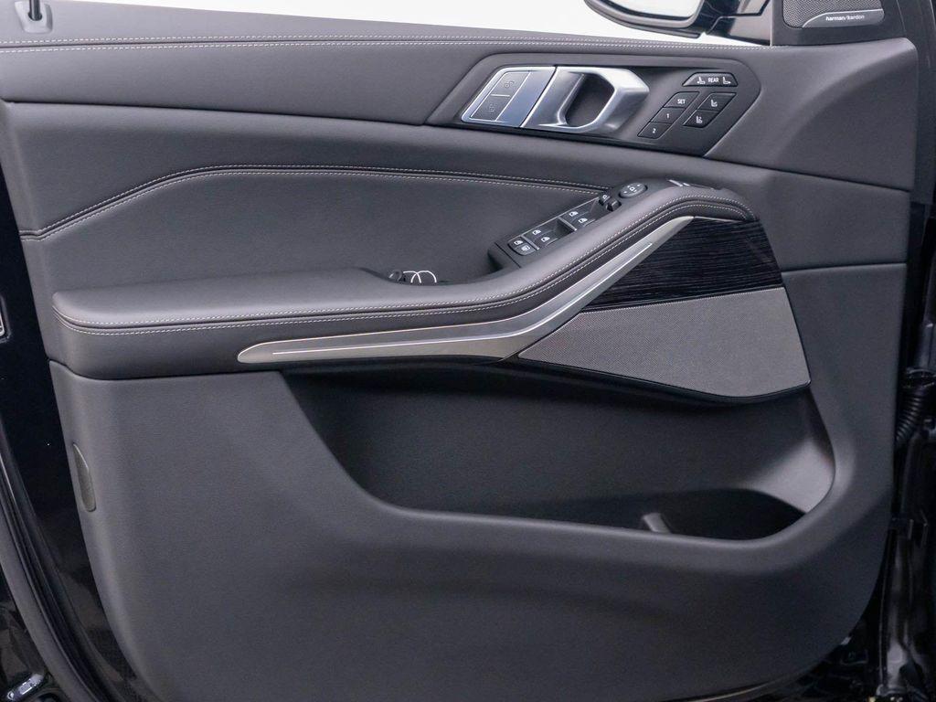 new 2027 BMW X7 car, priced at $124,912