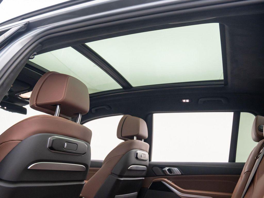new 2025 BMW X7 car, priced at $118,405