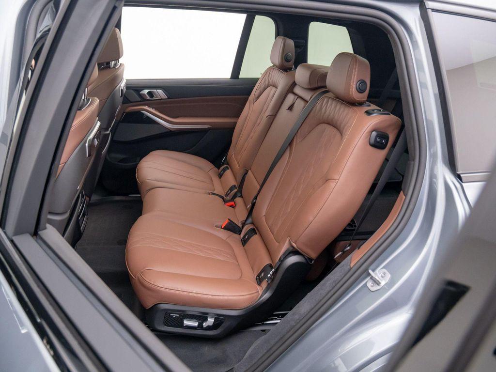 new 2025 BMW X7 car, priced at $118,405