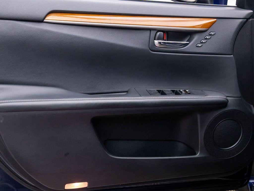 used 2015 Lexus ES 300h car, priced at $22,000