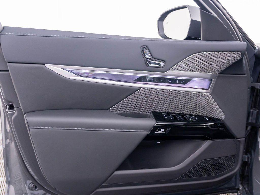 new 2026 BMW 760 car, priced at $139,617