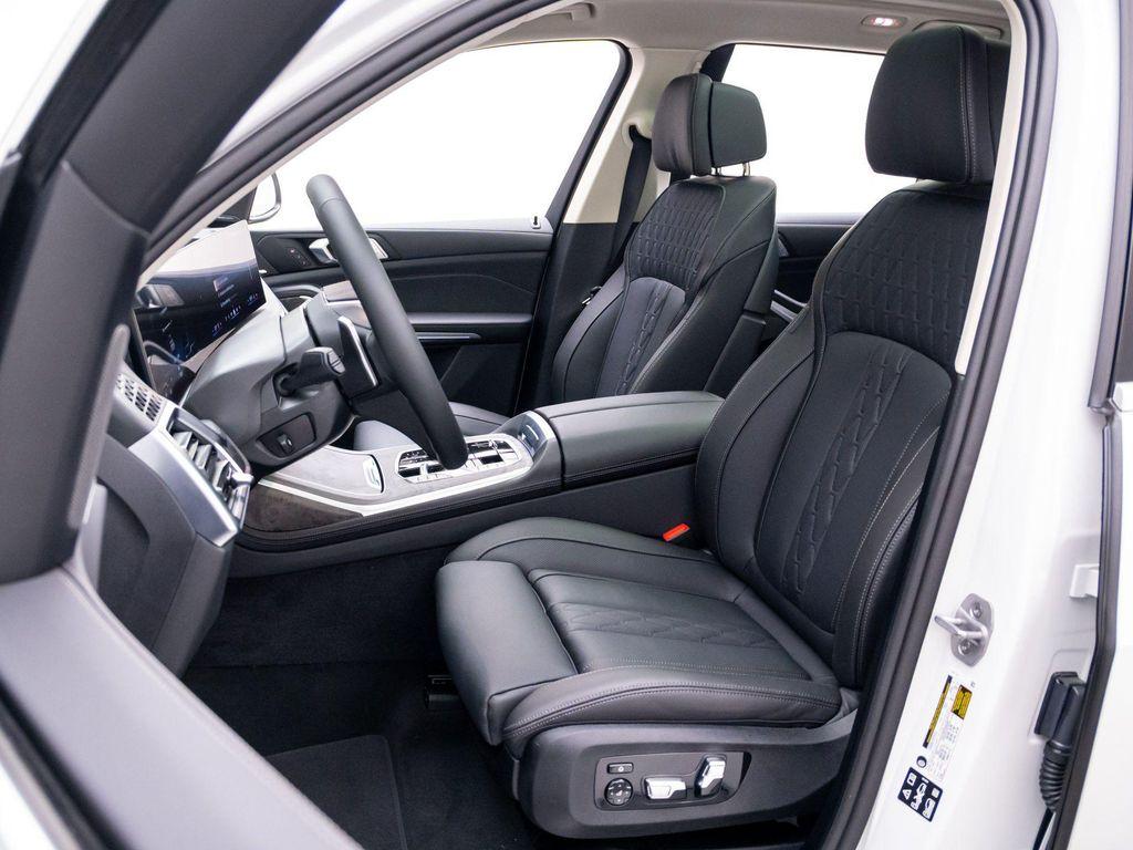 new 2026 BMW X7 car, priced at $97,762