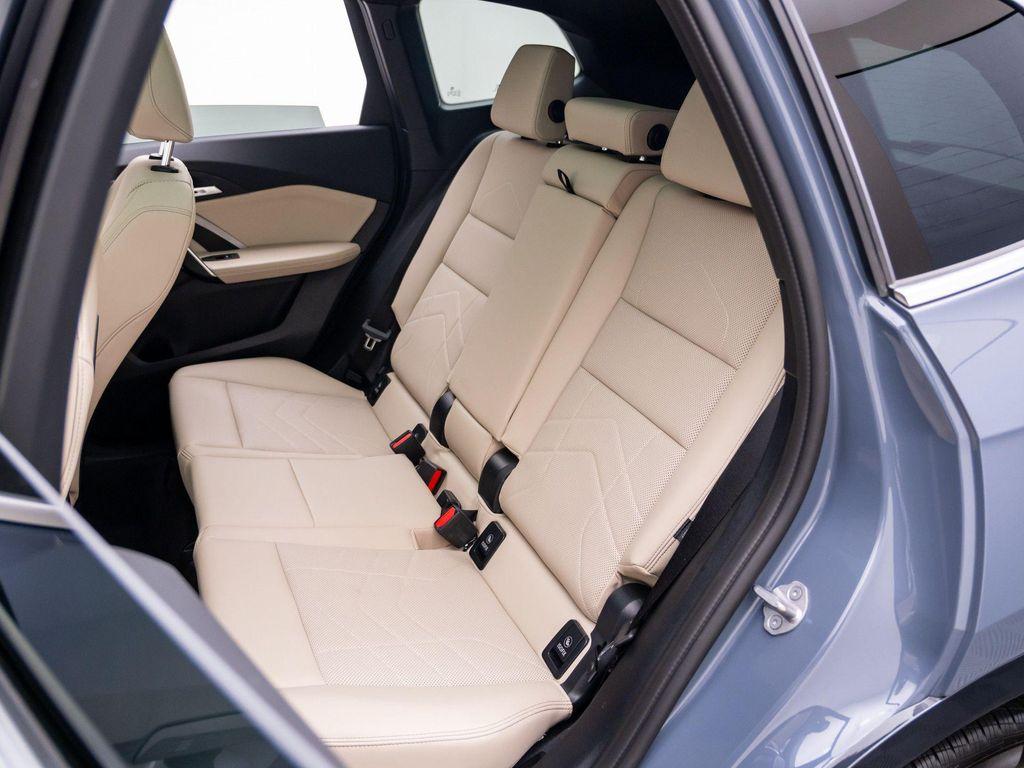 BMW X1 view 16