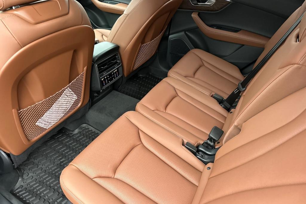 new 2026 Audi Q7 car, priced at $76,410