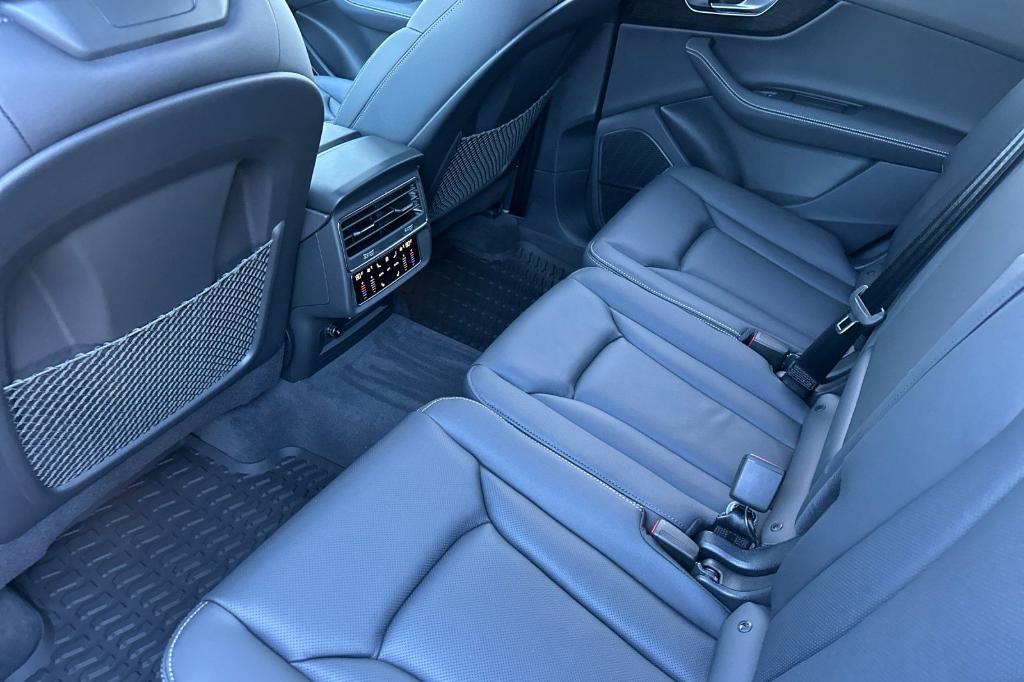 new 2026 Audi Q7 car, priced at $76,410