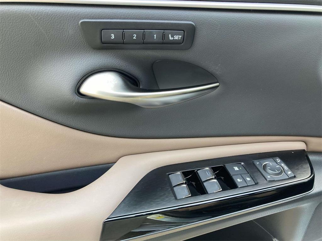 used 2024 Lexus ES 350 car, priced at $42,995