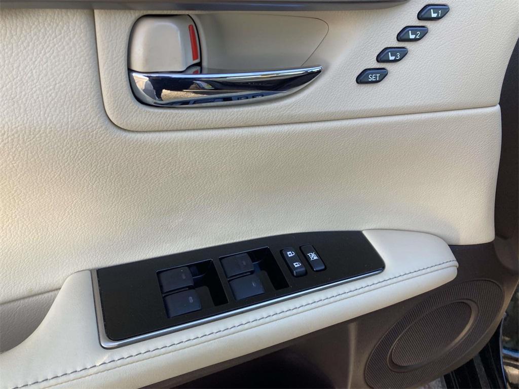 used 2017 Lexus ES 350 car, priced at $26,500