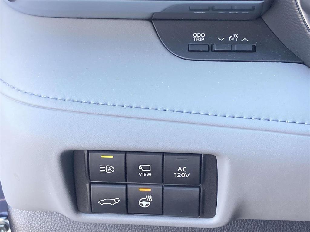 used 2023 Toyota Highlander Hybrid car, priced at $43,995