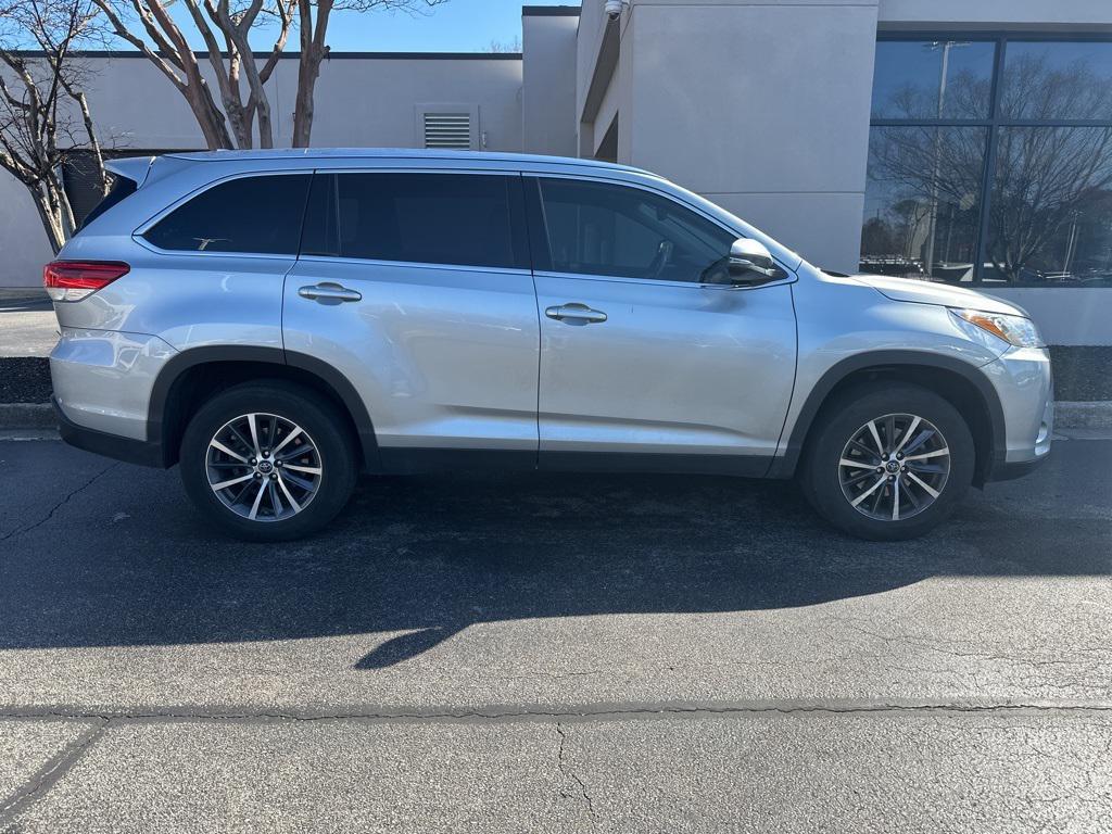 used 2019 Toyota Highlander car, priced at $29,995