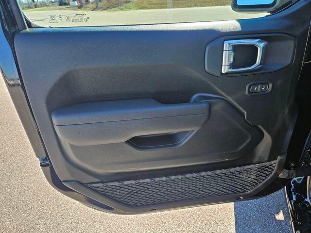 new 2026 Jeep Gladiator car, priced at $40,319