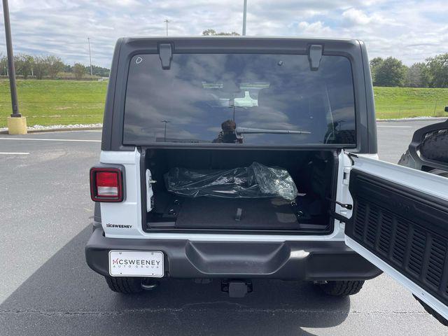 new 2025 Jeep Wrangler car, priced at $42,252