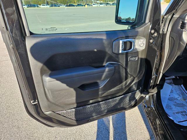 new 2025 Jeep Gladiator car, priced at $40,140