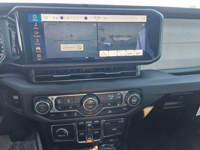 new 2025 Jeep Gladiator car, priced at $40,140