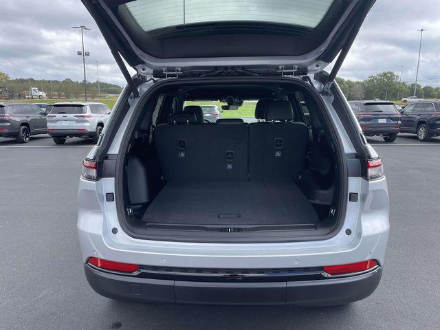 new 2025 Jeep Grand Cherokee car, priced at $33,125