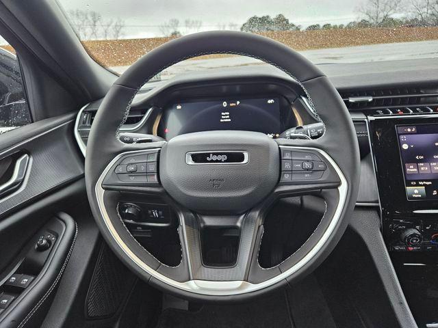 new 2025 Jeep Grand Cherokee car, priced at $33,125