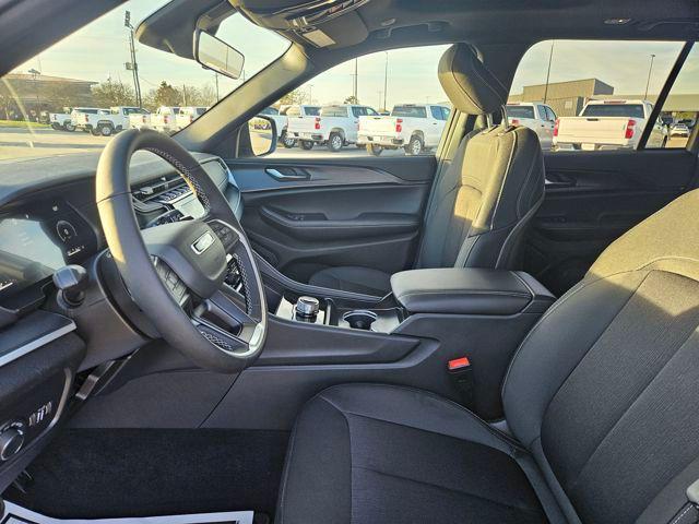 new 2026 Jeep Grand Cherokee car, priced at $43,080