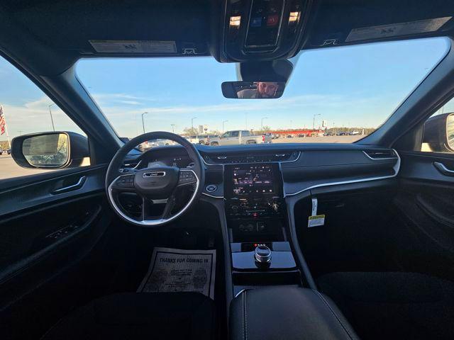 new 2026 Jeep Grand Cherokee car, priced at $43,080