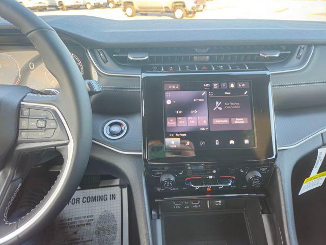 new 2026 Jeep Grand Cherokee car, priced at $43,080