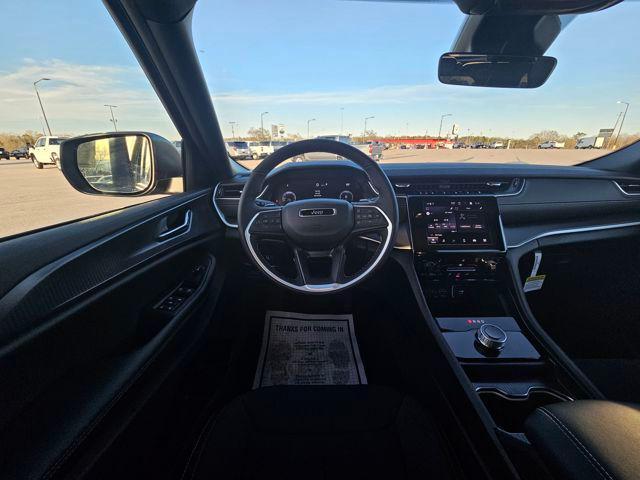 new 2026 Jeep Grand Cherokee car, priced at $43,080