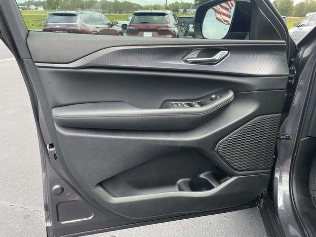 new 2025 Jeep Grand Cherokee L car, priced at $36,982