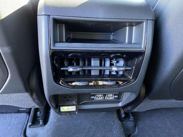 new 2025 Jeep Grand Cherokee car, priced at $33,330