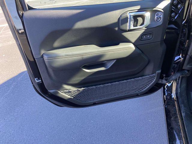 new 2025 Jeep Wrangler car, priced at $48,825