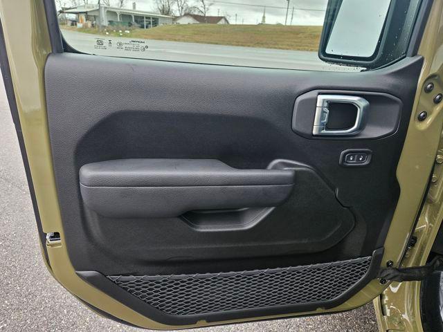 new 2026 Jeep Gladiator car, priced at $36,781