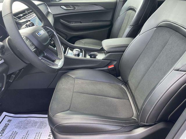 new 2025 Jeep Grand Cherokee car, priced at $34,482
