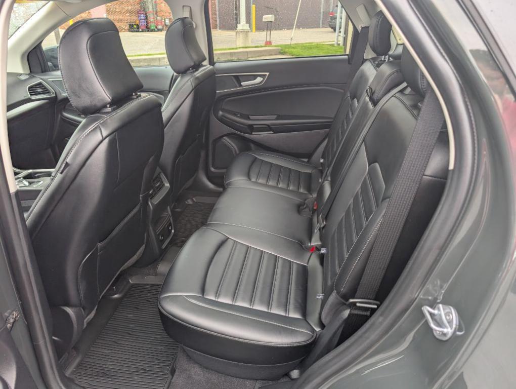 used 2024 Ford Edge car, priced at $26,900