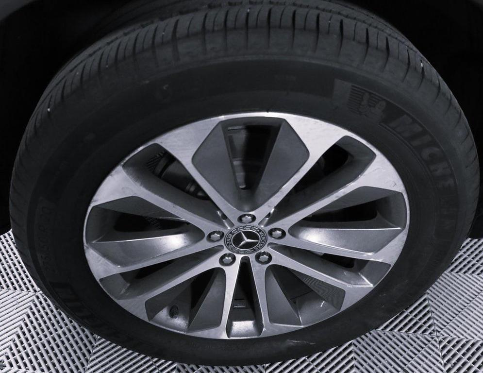 used 2020 Mercedes-Benz GLE 350 car, priced at $29,994