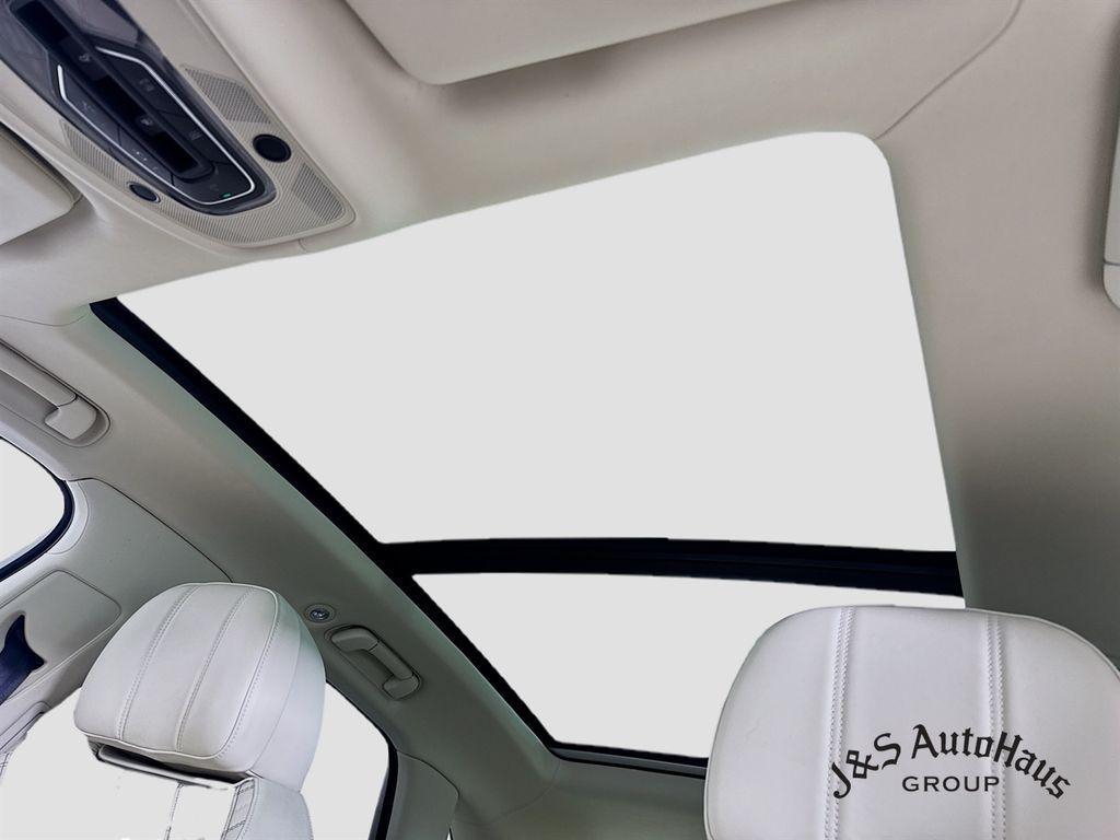 used 2021 Bentley Bentayga Hybrid car, priced at $109,995