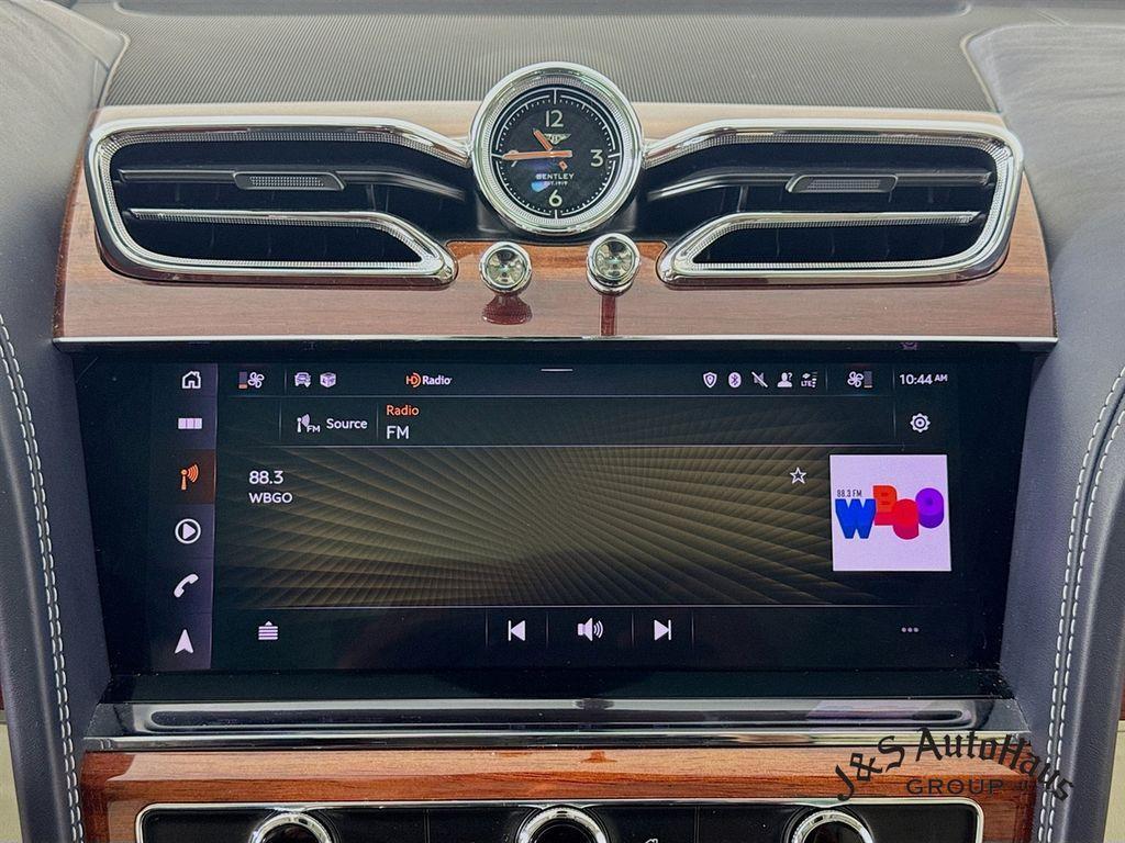 used 2021 Bentley Bentayga Hybrid car, priced at $109,995