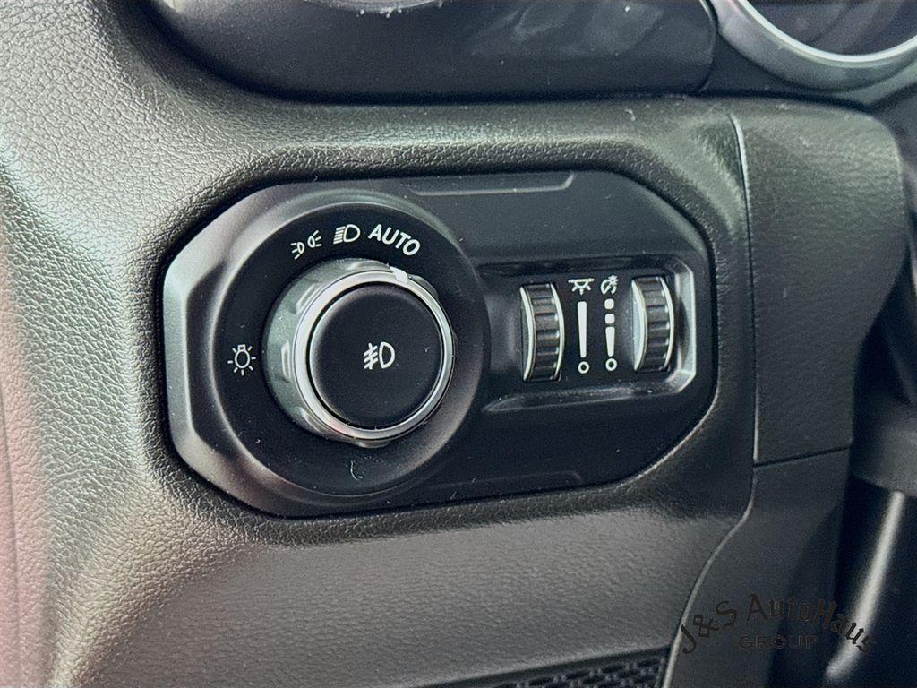 used 2022 Jeep Wrangler Unlimited car, priced at $32,495