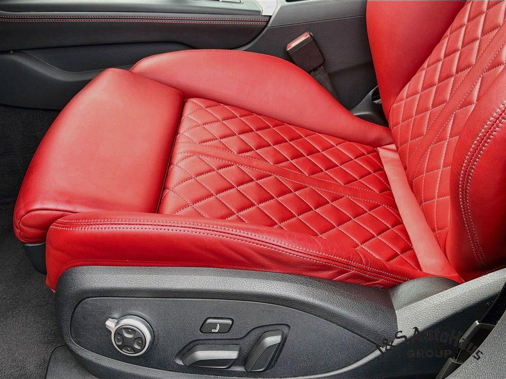 Audi S4 view 25