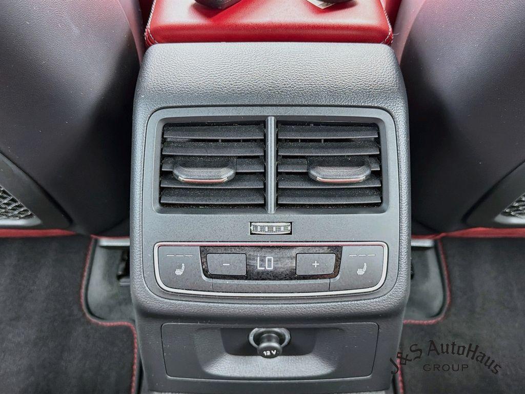 Audi S4 view 31