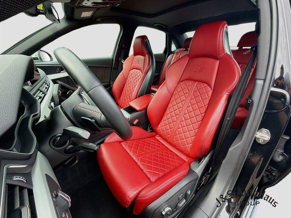 Audi S4 view 11
