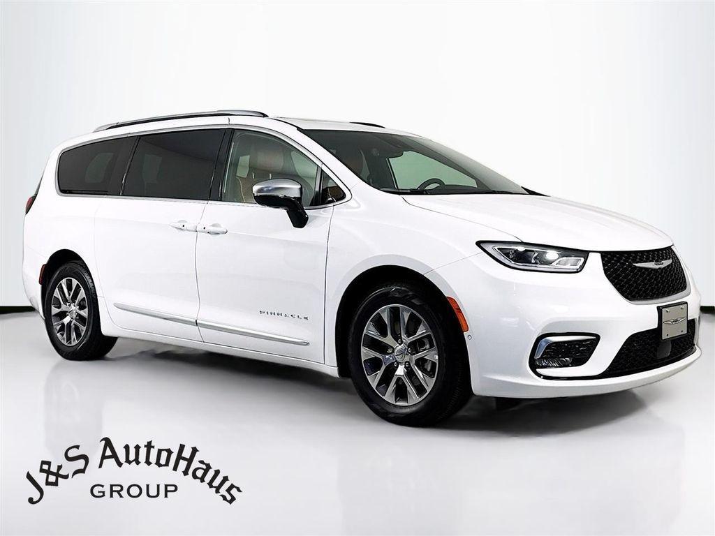 used 2025 Chrysler Pacifica Hybrid car