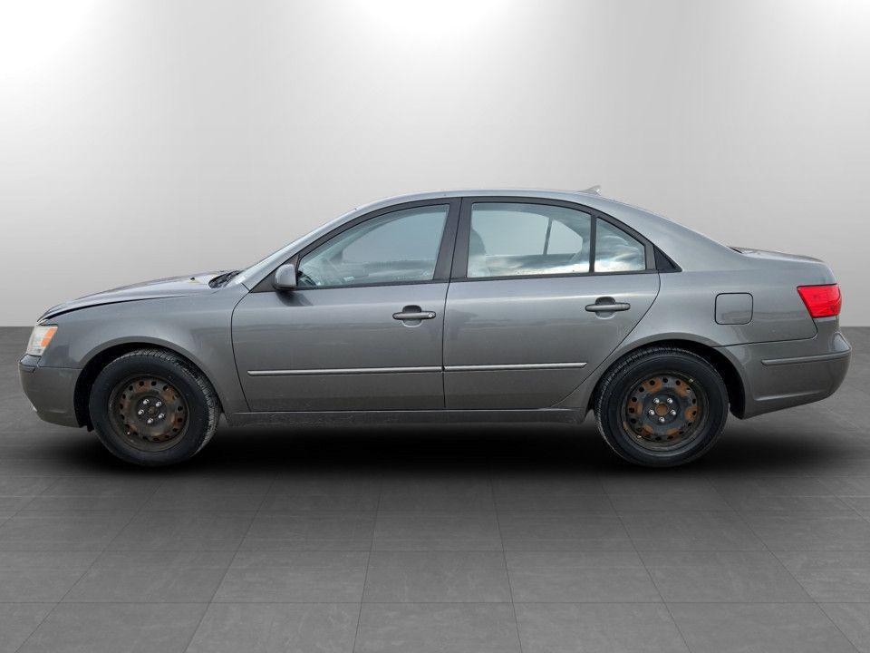 used 2009 Hyundai Sonata car, priced at $5,226