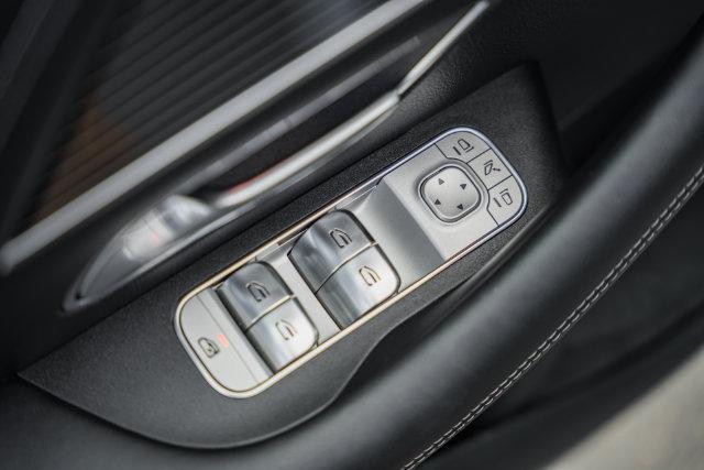 Mercedes-Benz GLS view 38