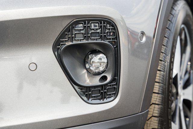 new 2025 Mercedes-Benz GLB 250 car, priced at $54,540