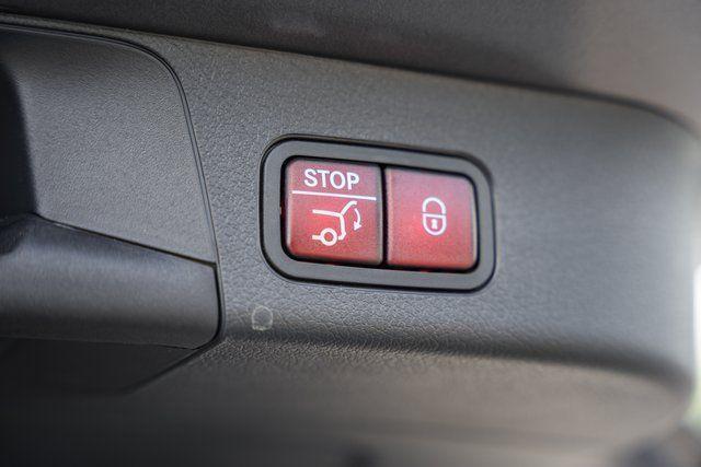 new 2025 Mercedes-Benz GLB 250 car, priced at $54,540