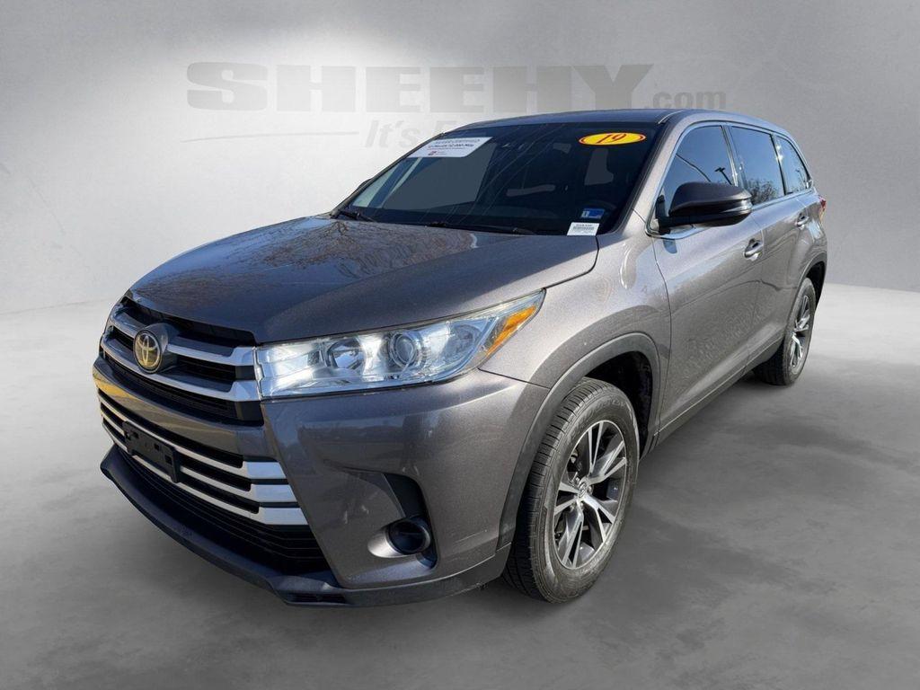 used 2019 Toyota Highlander car, priced at $21,595